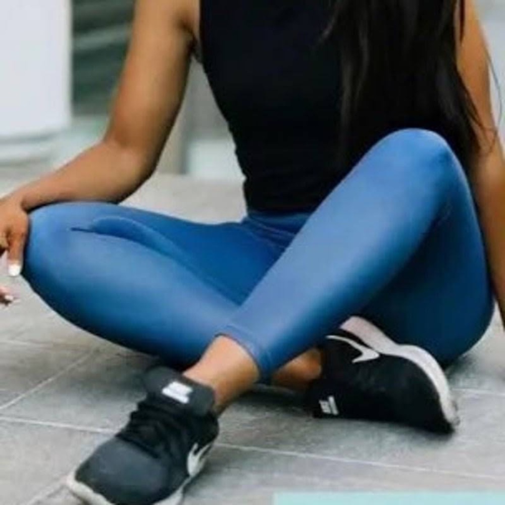 NWOT Zyia Blue Metallic Light n Tight Hi-Rise Leggings 7/8 25” No flows or pulls